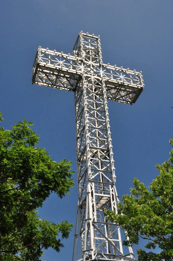 Cruz no topo do Mont Royal, em Montreal, no Canadá